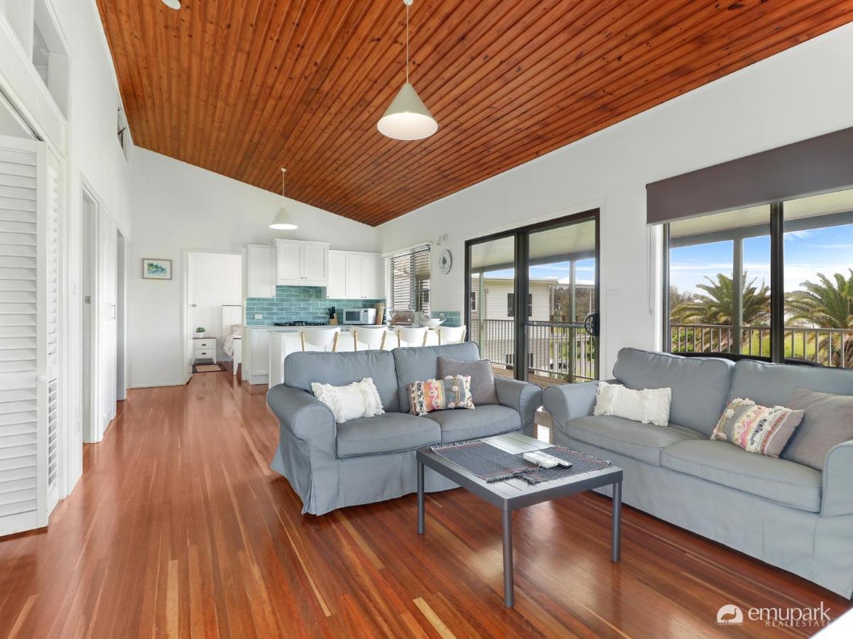 Four Palm's Holiday home Emu Park
