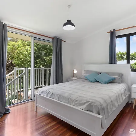 Four Palm'S Villa Emu Park Exterior photo